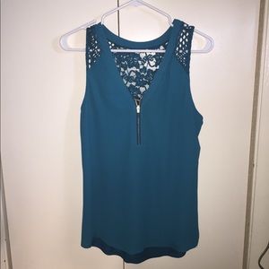 Turquoise lace Express tank
